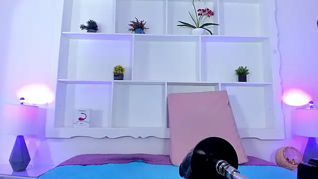 Jenifer Diaz online show from January 2025 07:11:01 PM