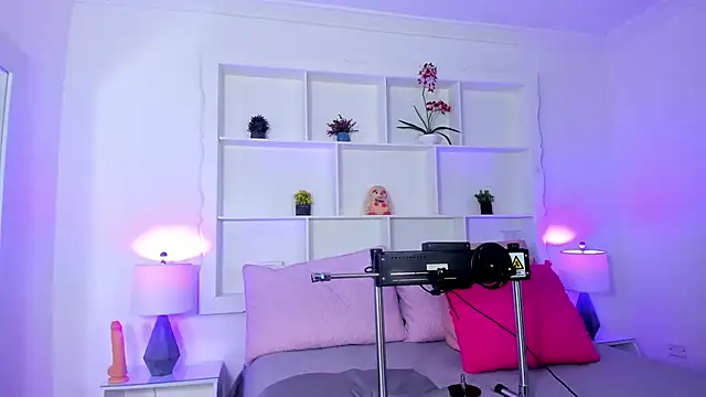 Jenifer Diaz online show from March 2025 12:57:01 PM