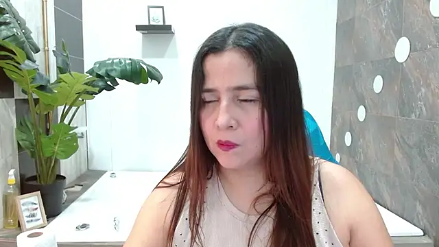 Snapshot of Heidy_Wells chatting on July 2026 01:25:01 PM Heidy Wells online show from July 2026 01:25:01 PM