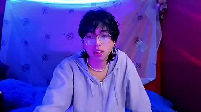 Snapshot of AnggelONfiree chatting on December 2024 07:17:02 AM AnggelONfiree online show from December 2024 07:17:02 AM