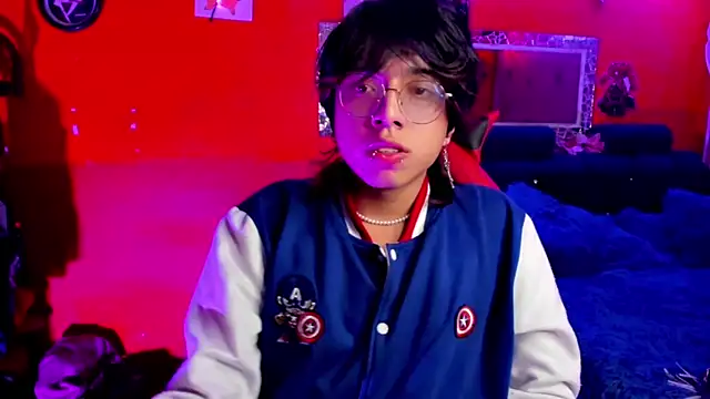 Snapshot of AnggelONfiree chatting on January 2025 04:25:02 AM AnggelONfiree online show from January 2025 04:25:02 AM