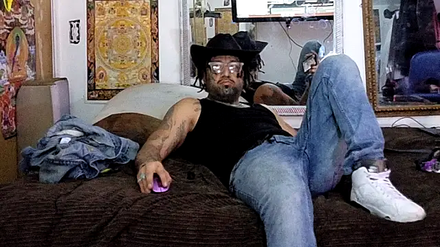 Snapshot of Azazelihornyasf chatting on April 2026 11:36:02 PM Azazelihornyasf online show from April 2026 11:36:02 PM