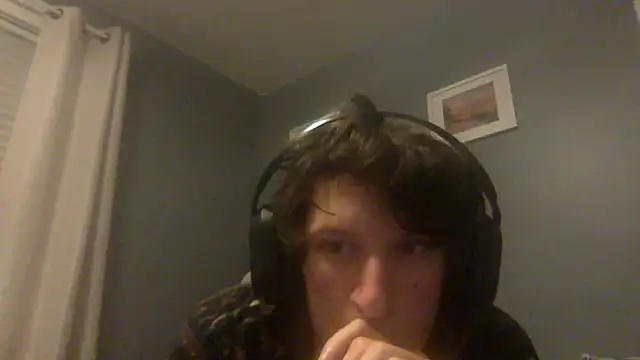 Snapshot of KittingGrappler chatting on November 2025 12:43:02 AM KittingGrappler online show from November 2025 12:43:02 AM