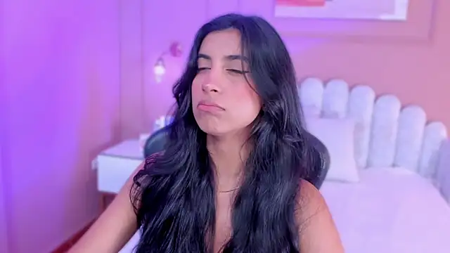 zia cooper online show from April 2026 07:31:02 PM