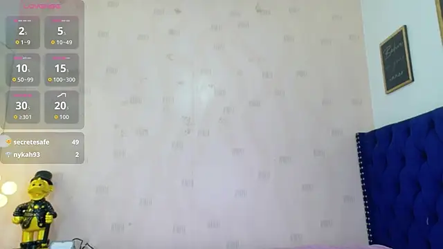 Snapshot of littleebonymommy chatting on June 2026 07:14:01 PM littleebonymommy online show from June 2026 07:14:01 PM