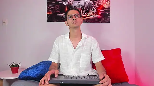 Snapshot of Ethan_Sai___ chatting on February 2025 05:46:02 PM Ethan Sai online show from February 2025 05:46:02 PM