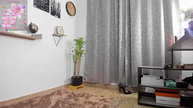 Snapshot of SophieBaker__ chatting on November 2025 03:06:02 AM SophieBaker online show from November 2025 03:06:02 AM