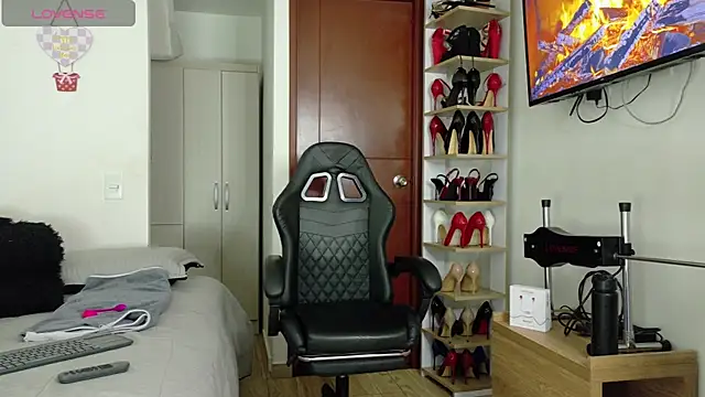 SophieBaker   online show from April 2026 02:25:02 AM