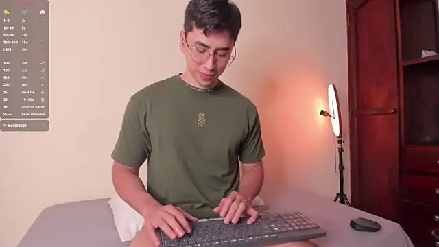 Snapshot of Alexx_oconnor chatting on January 2025 05:48:02 AM Alexx oconnor online show from January 2025 05:48:02 AM