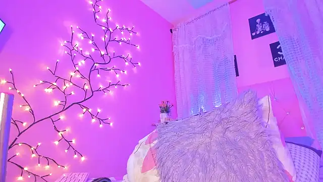 Dulce Girl  online show from March 2025 03:35:02 AM