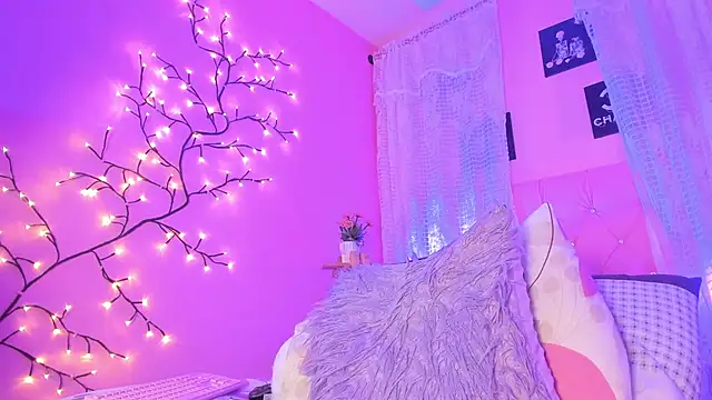 Dulce Girl  online show from March 2025 06:41:01 AM