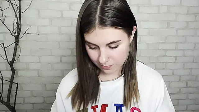 Sweet Doll Luna online show from December 2024 01:00:01 PM