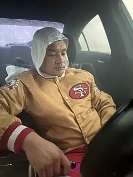 Snapshot of EatMyCake831 chatting on November 2025 07:13:01 PM EatMyCake831 online show from November 2025 07:13:01 PM