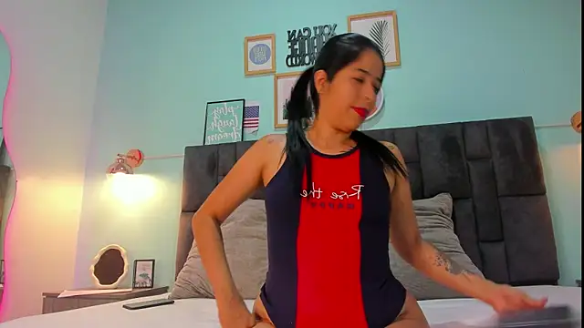 DulceAurora   online show from February 2025 03:33:01 AM