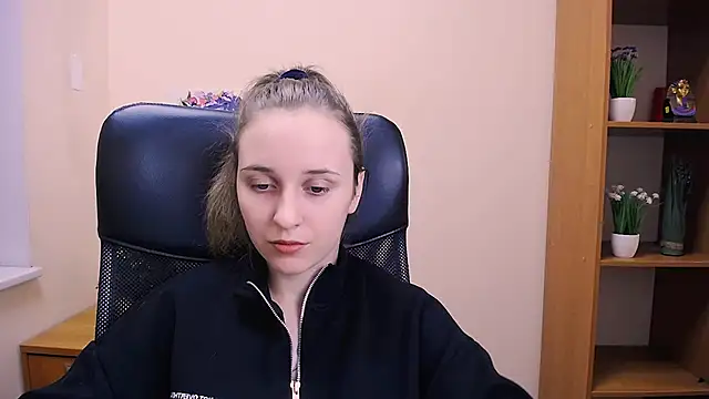 Snapshot of _Nicole_new chatting on January 2025 10:21:02 AM  Nicole new online show from January 2025 10:21:02 AM