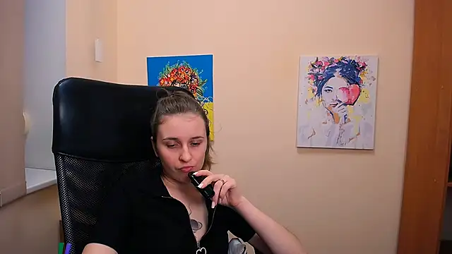 Snapshot of _Nicole_new chatting on March 2025 03:36:02 PM  Nicole new online show from March 2025 03:36:02 PM