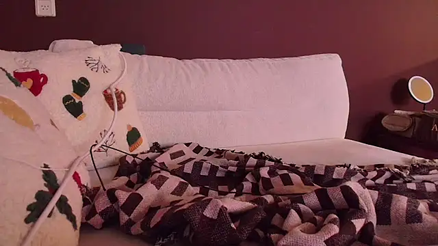 Nina24 online show from September 2025 07:57:02 PM