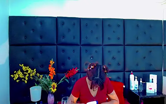 Isalombardi online show from February 2026 03:33:01 AM