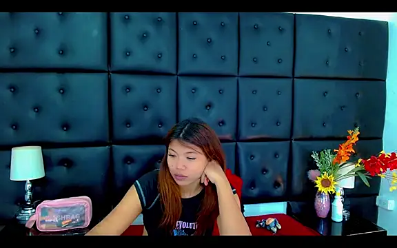 Snapshot of Isalombardi chatting on April 2026 02:26:02 AM Isalombardi online show from April 2026 02:26:02 AM