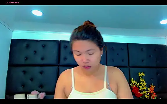 Snapshot of Isalombardi chatting on May 2026 02:40:02 AM Isalombardi online show from May 2026 02:40:02 AM