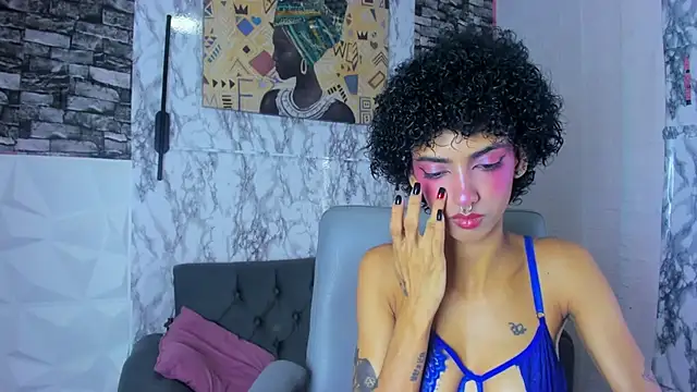 Snapshot of Queen_Cuarxxo chatting on June 2026 12:10:02 AM Queen Cuarxxo online show from June 2026 12:10:02 AM
