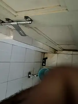 yourboy2000   online show from October 2025 07:41:01 AM