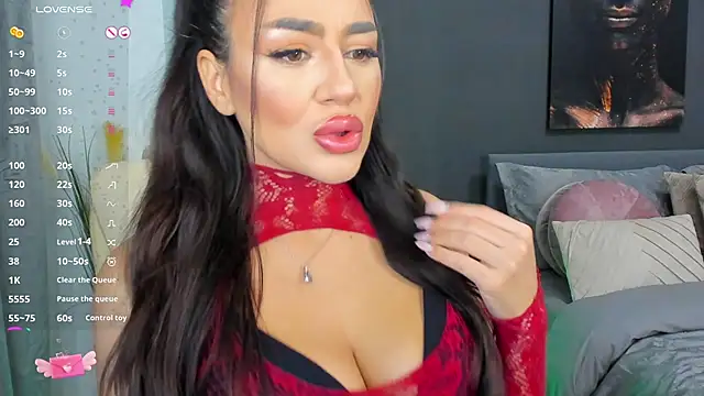 Snapshot of Sonia__Rey chatting on January 2025 10:15:02 PM Sonia  Rey online show from January 2025 10:15:02 PM