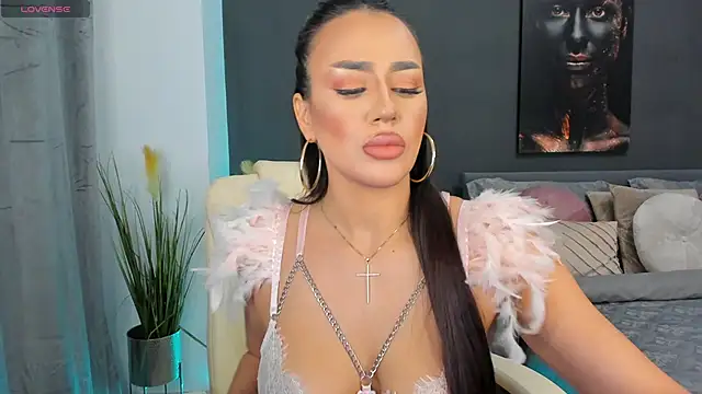 Snapshot of Sonia__Rey chatting on January 2025 05:32:01 PM Sonia  Rey online show from January 2025 05:32:01 PM