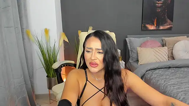 Snapshot of Sonia__Rey chatting on February 2025 09:03:02 PM Sonia  Rey online show from February 2025 09:03:02 PM