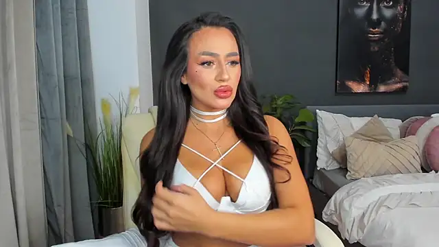 Snapshot of Sonia__Rey chatting on September 2025 06:40:01 PM Sonia  Rey online show from September 2025 06:40:01 PM