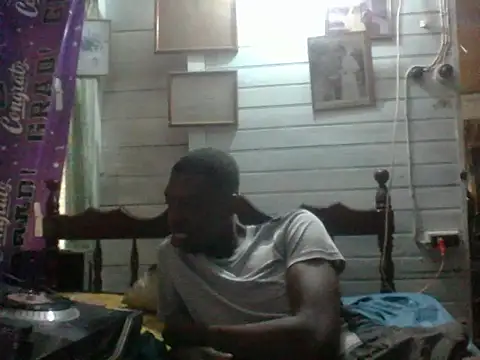 Snapshot of PELOVER chatting on October 2025 12:20:01 PM PELOVER online show from October 2025 12:20:01 PM