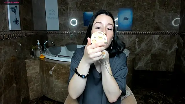 adell berry online show from October 2025 02:42:02 AM