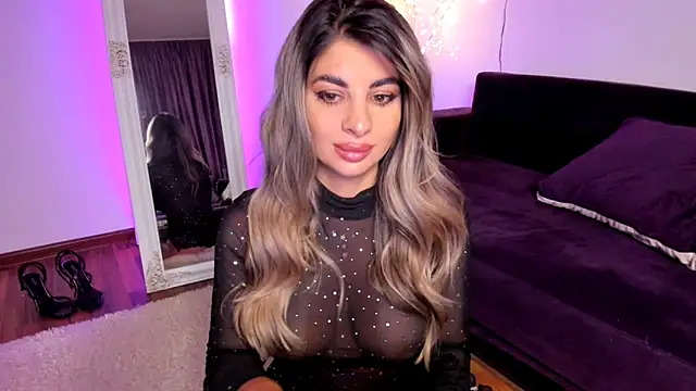 Queenofyouredreams online show from May 2026 09:55:01 PM