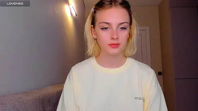 pretty girlnextdoor online show from December 2024 05:42:01 PM