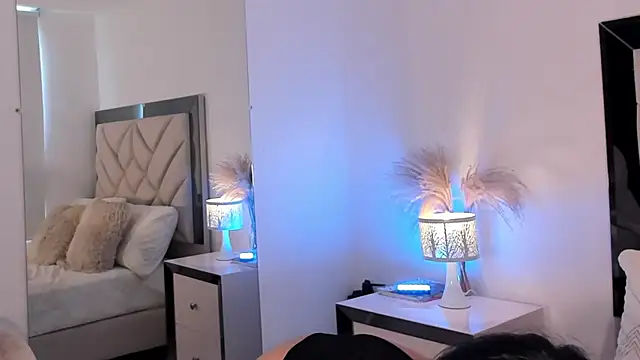 alexa tobar online show from December 2025 06:38:01 PM