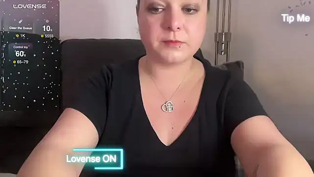 NaughtyWifeUK online show from February 2025 11:24:01 PM