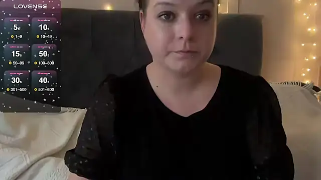 NaughtyWifeUK online show from October 2025 04:18:02 PM