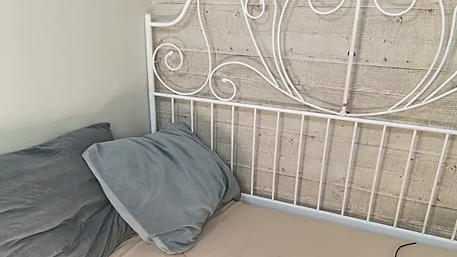 Snapshot of GiselleParton chatting on December 2024 02:21:01 PM GiselleParton online show from December 2024 02:21:01 PM