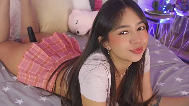 Snapshot of ViolettMoon1 chatting on March 2025 04:39:02 AM ViolettMoon1 online show from March 2025 04:39:02 AM