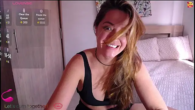 ParisW online show from December 2025 05:42:01 PM