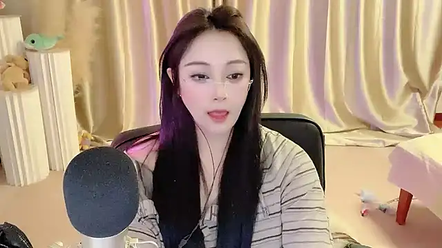 Daisy-77 online show from March 2025 09:18:02 PM