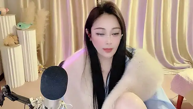 Daisy-77 online show from March 2025 10:00:02 PM