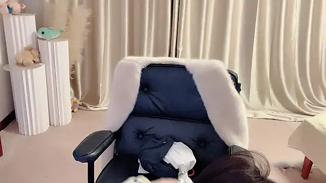 Daisy-77 online show from March 2025 06:18:01 PM