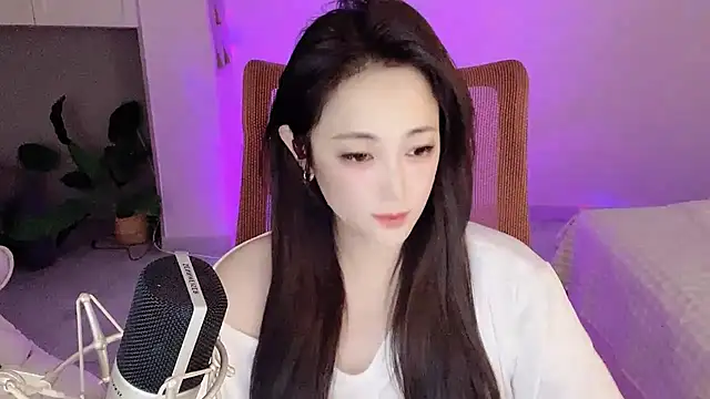 Daisy-77 online show from December 2025 03:40:02 PM