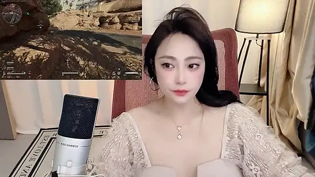 Snapshot of Daisy-77 chatting on June 2026 01:14:01 PM Daisy-77 online show from June 2026 01:14:01 PM
