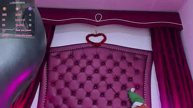 Maddissonlove online show from December 2025 12:53:02 PM