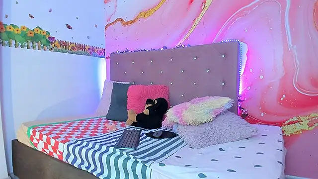 Daisy  rose online show from January 2025 02:14:01 PM