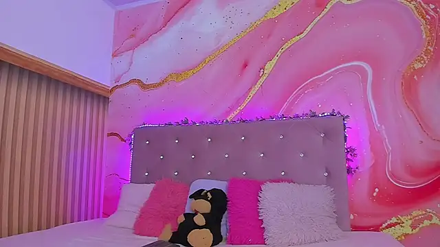 Daisy  rose online show from February 2025 11:09:02 AM