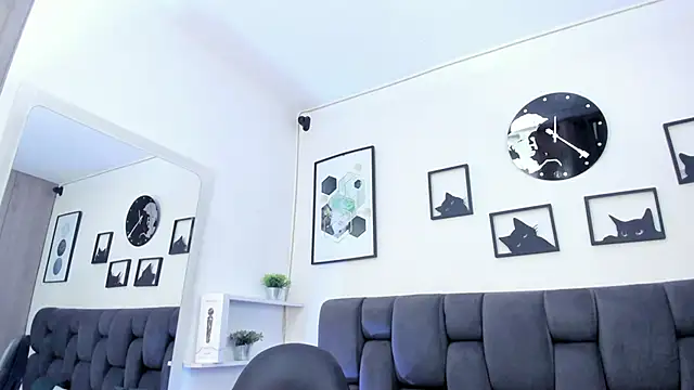 Alison Chan  online show from February 2025 08:31:01 PM