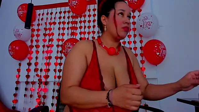 Snapshot of alondrabigtits chatting on February 2025 12:54:01 PM alondrabigtits online show from February 2025 12:54:01 PM